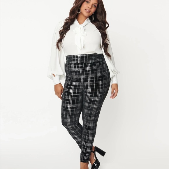 NWT Unique Vintage Black and Silver Plaid Velvet Rizzo Cigarette Pants - Picture 2 of 4